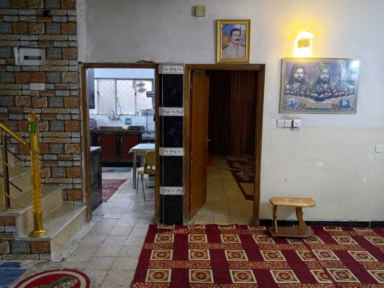 السلام عليكم البيت للبيع مساحه بيت 160بيت للبيع نص أو كامل المكان البيت بغداد  الجديدة الأمين الثانية فلكة الحدادين الاتصال على الرقم ***********
