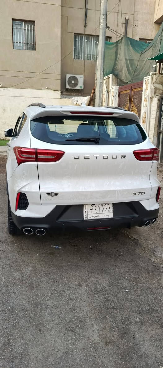 موديل 24 ضمان الشركه 10 سنوات 
السياره فول واحد على وأحد 
تغليف الكاعيه جلد 
تغليف ابواب 
بيه رصعتين رصعه بل باب الخلفي ورصعه بلجاملغ الامامي وبيه طخه كلش خفيفه بل صندوق غير هذا كله مكفوله كير ومحرك وتبريد خير من الله 
السياره ماشيه 23 الف 
الصياده كله داخل الشركه دهن وفلاتر وكلشي من الشركه 
*********** بغداد, العراق
