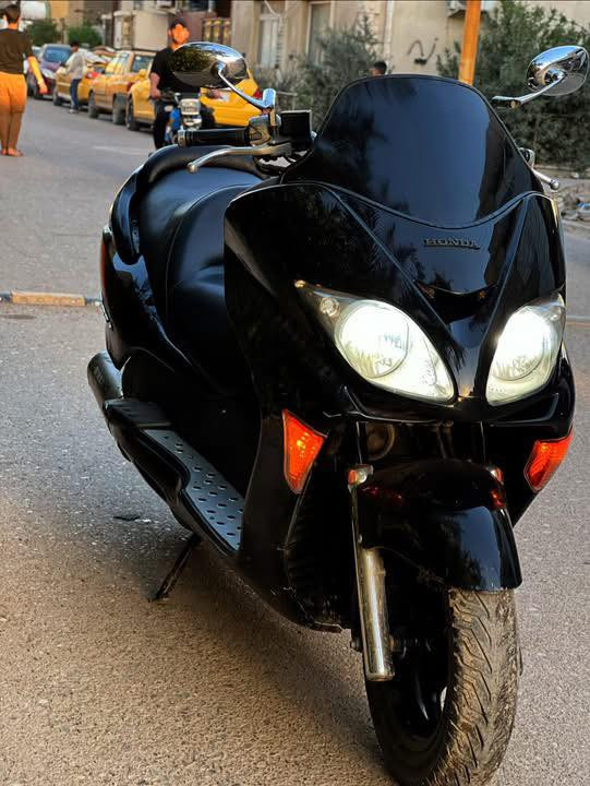 السلام عليكم ورحمة الله وبركاته
أللهم صلي على محمد وال بيت محمد
فورزه (09) موديل 2013 كير شغال 6 نمر
دراجه تخبل ما ناقصه اي شي 
دراجه رون واحد ونص حماوه متعبر النص
دوسات بلاديه مال شركه نيكل مري نيكل
دبلات نيكل قبق كلجات نيكل ستاند صف نيكل
زوج لايتات زنون يخبل مكينه كير مكفوله كفاله عامه
السعر (10) اوراق و بيه مجال للعلم دراجه اوراقه كامله 
فقط دفع كمرك للاتصال *********** او مراسله الخاص
