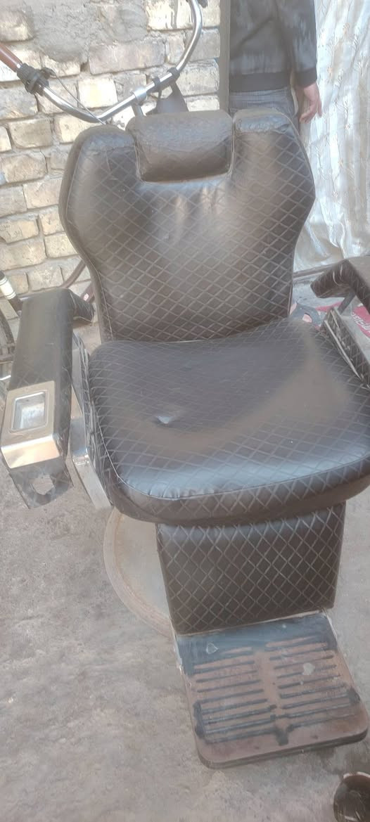 غراض حلاقه للبيع بسعر مناسب َ المكان بغداد باب المعظم ***********
