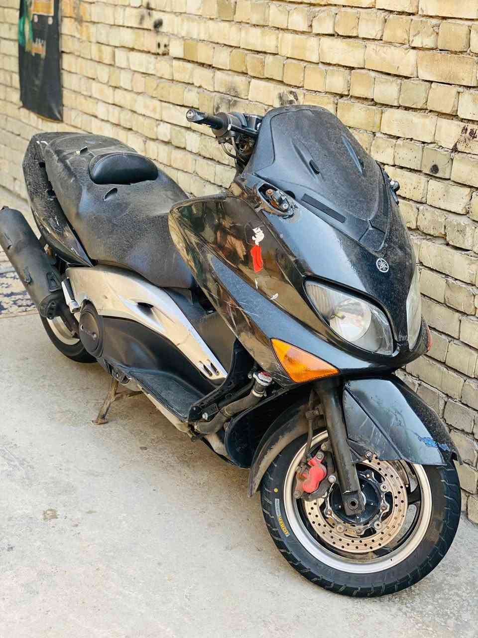 سلام عليكم شباب دراجه تي ماكس2008 للبيع كبالكم بل صور الدراجه خير من الله  ما متواجد عل فيس 
رقم الهاتف ***********
