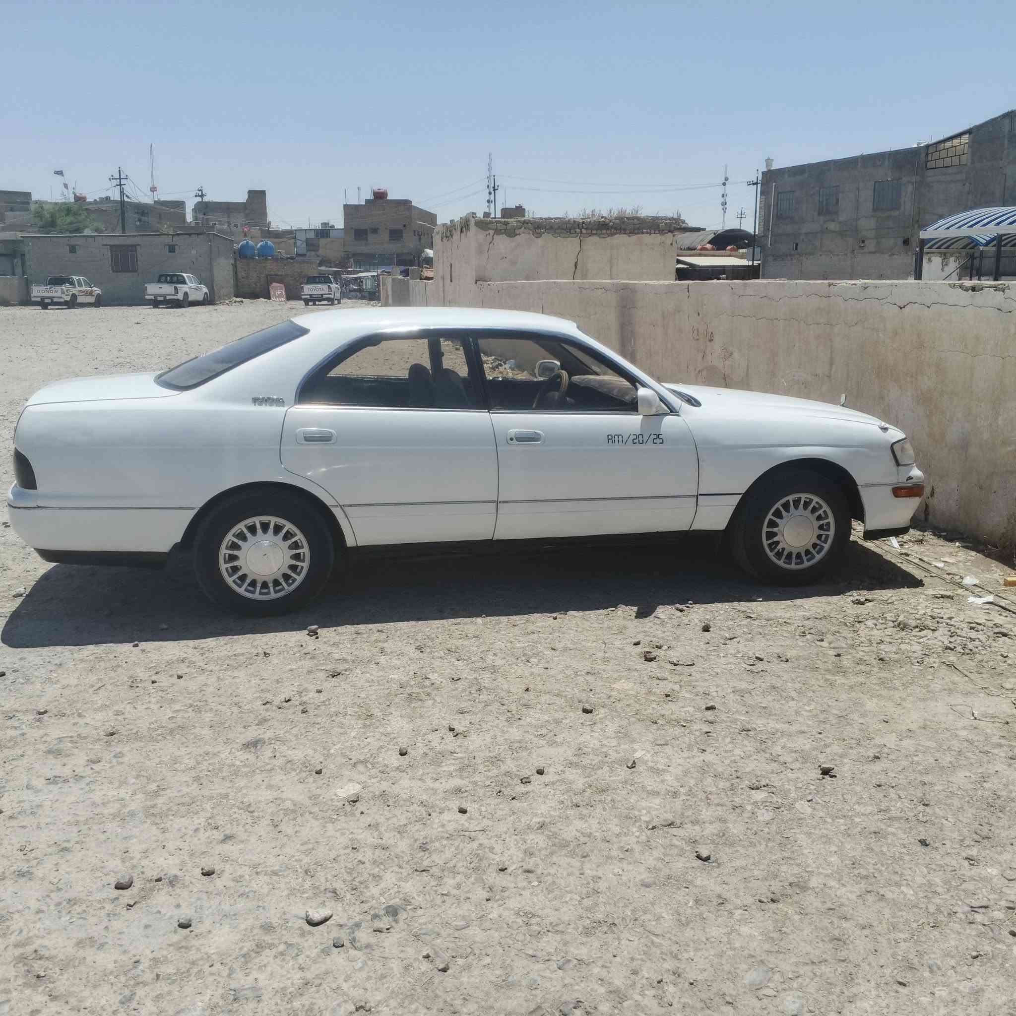 السلام عليكم بطه متصل سيارة جديده خير من الله مكينه كير كفاله تبريدثلج حدادية تخم تاير سيارة جاهزة كهربائيات كله شغاله دواخل جديده غرفة جنطه سيارة مابية اي نقص سنويه لل٢٧ سيارة راعية بنفس المنطقة يمنه العنوان ناصرية قلعة سكر السعر المطلوب 42 وبيه مجال الاتصال ع ***********
