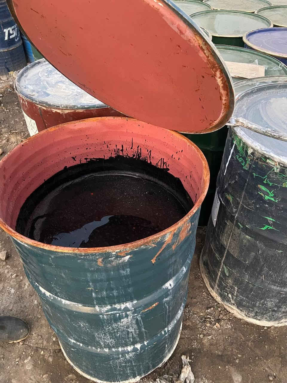 سلام عليكم جير السطوح والاساسات الاوزكام وكافه المباني بسعار مناسبه رقم ***********سعر كرسته وعمل البرميل ٧٠
