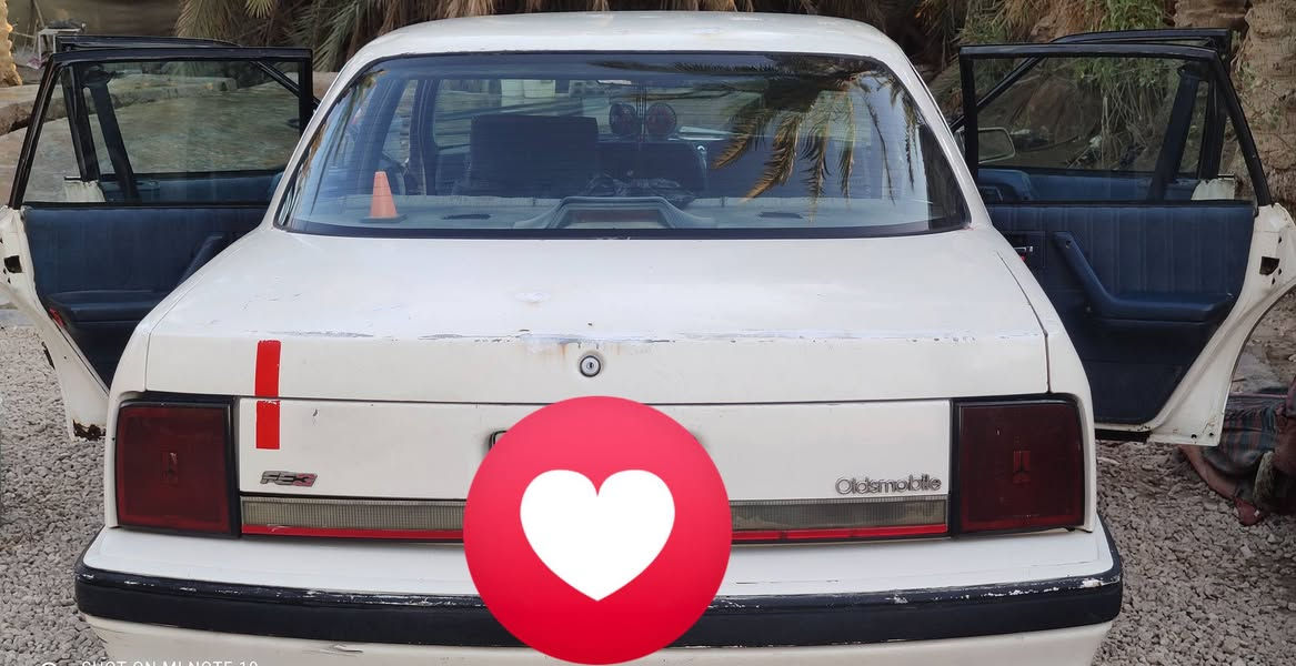 السلام عليكم
اولدز موديل 90 للبيع 
مكانهه الديوانية
السياره جاهزه كهربائيات وما بيهه اي تجطيلات 
تخم تاير جديد 
حداديه جديده 
 بيهه بعض الخياسات الداخليه وبسيطه 
التحويل مباشر 
 تريد تعرف كلشي عنهه خابر واكلك كلشي عنهه 
***********
السعر 29 وبيهه مجال
