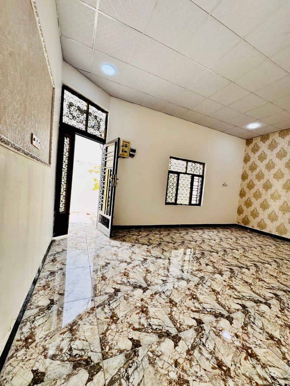 دار البيع في شط العرب الجزيرة باب الهوى مساحه 190متر سعر 78وبي مجال للاستفسار ***********
