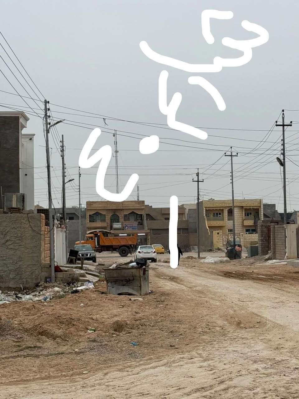 سلام عليكم 

يتوفر بيت للايجار بل الديوم بصف شارع ٤٠  وقريب على  المدارس والسوك وقريب ايضاً على شارع ٦٠ جداً قريب 
مساحة البيت ١١٠ متر 
يتكون من ؛: ٣ غرفه نوم واستقبال ومطبخ 
٣ مجموعه صحيه كلش مرتب البيت وجديد 
السعر : ٢٥٠ الف قفل 
للاستفسار اكثر اتصال 
هـ : ***********
