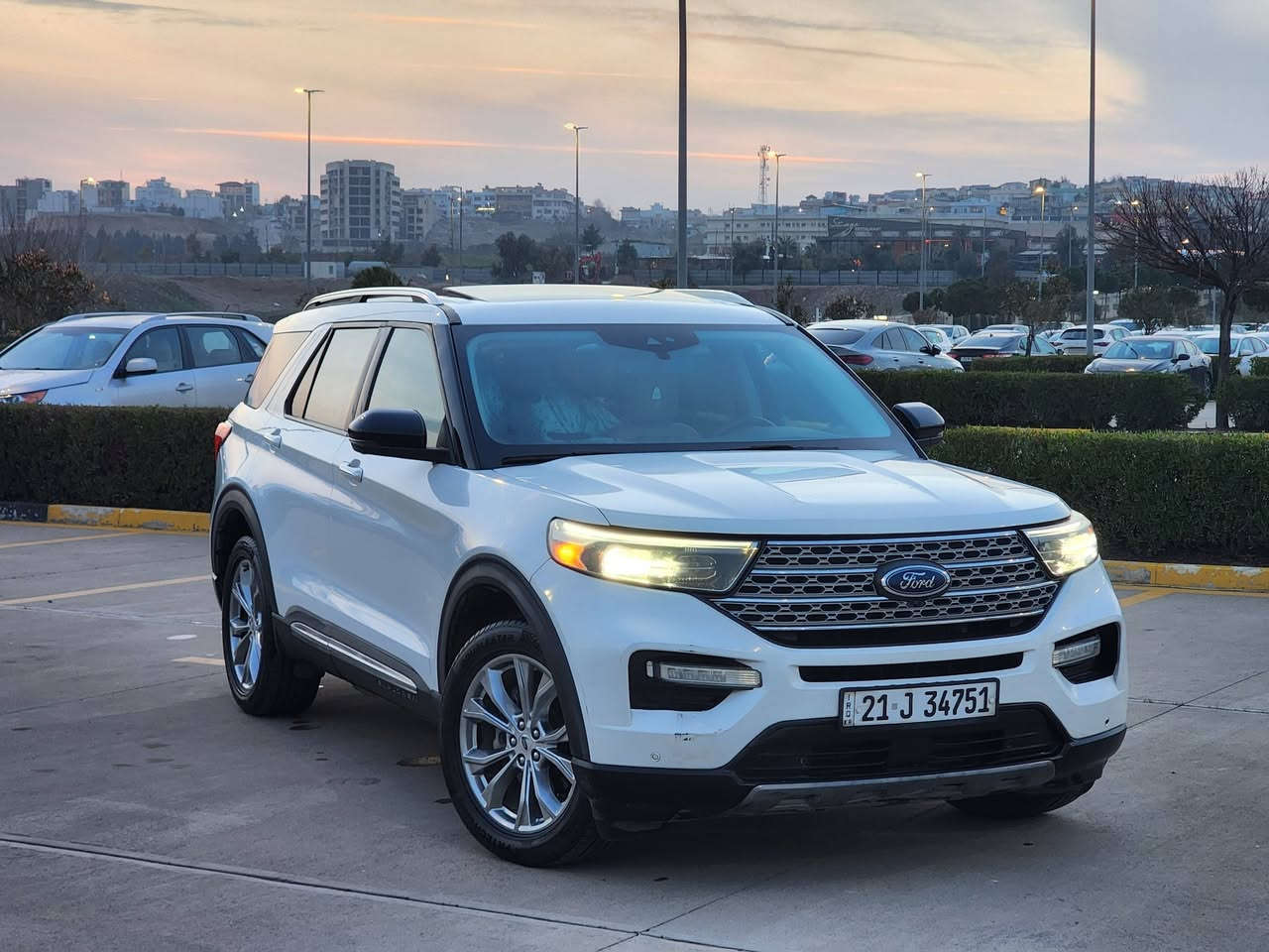 Ford explorer 2021 Limited
بەس فرۆشتن بێ گۆڕینەوە 
فول فول مواسەفات
5 کامێرا (360پلە) 
کامل رادار و حاسە
کوشن سارد و گەرم
كوشن غه سن
سوکان هیتەر
تەبرید مەرکەزی
پانۆراما 
ئۆتۆ ستارت ستۆپ
5 مۆدی لێخوڕین 
ئاوێنە کارەبا 
سێ ڕیز کوشن (VIP)
کوشن کارەبای 
خەتی جادە و سوکان ڤۆلیۆم 
مەکینە 2.3 تۆربۆ 4 پستۆن 
2 پەڵە بۆیاخی هەیە 
هەموو ئێرباگیەکانی تەقیوە 
 96.000کم ڕۆیشتووە 
شوێن سلێمانی 
 نرخ 230 کەمێک معامەلە 
  ***********
