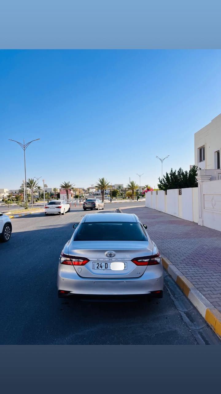 كامري خليجي 2023 نظيف LE
ضرر بونيد وجاملغ  امامي يمين  بدون دواخل شرط
قير محرك شرط
سنويه جديد
الموديل :2023
فئه LE 
اللون :سلفر
ممشى 84 قابل لزياده
الرقم:دهوك تحويل او وكاله شرط

*حساسات خلفيه
*تبريد قطعتين
*شاشة معلومات عربيه
* ليد نهاري
* اشارات بالمرايا
* حساسات خلفية
* كشاف ضباب
ـــــــــــــــــــــــــــــــــــــــــــــــــــــــــــ
** المواصفات الداخلية **
* ريموت
*تشغيل مفتاح
* زجاج كهربائي اوتو لمسة واحدة
* مرايا كهربائية
* تحكم ب المقود للنظام الصوتي
* مثبت سرعة
* عداد رحلات
* شاشة معلومات
* نظام ابل كار بلاي
* سايد بريك كهربائي بخاصية الاتو هولد
* تكاية خلفية مع حاملات اكواب
___________________
حالة المحركات كفاله
حالة البدي قطعتين وربع تكمه بدون دواخل شرط 
مكاني تكريت
السعر 170$ ومجالها شي قليل
‭‬ ***********‬
