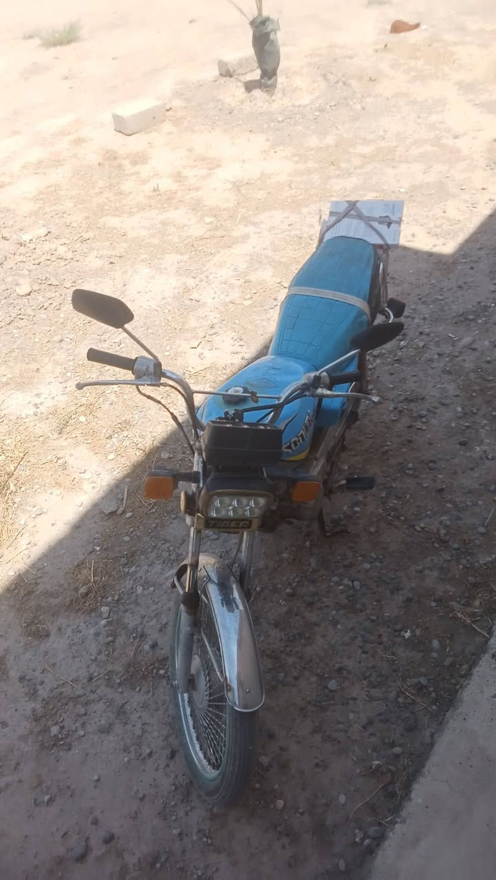 محرك معمره جديد ولفات هم جديد
كهربايات شغاله سعر 400بيها مجال حك جياا 
***********وتساب او خط

