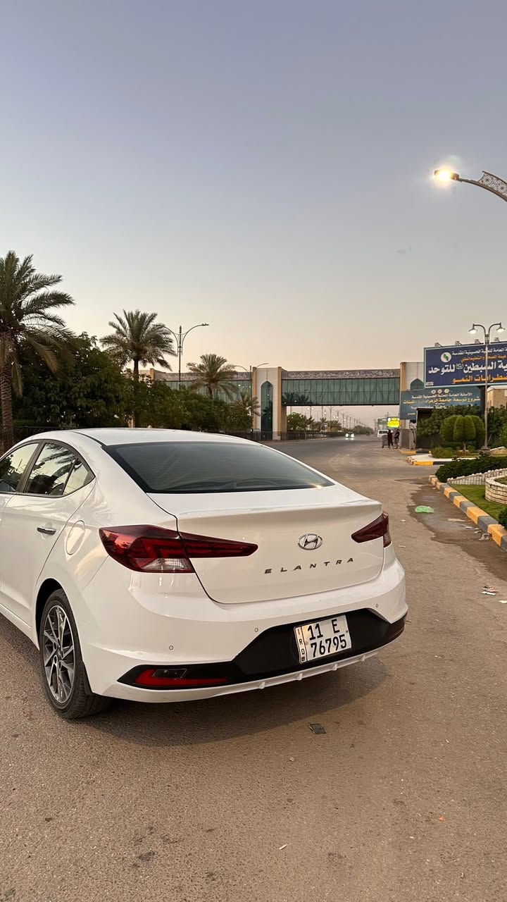 السلام عليكم
النترا موديل 2020 خليجي فول مواصفات عدا البصمه السياره حادثه جاملغ خلفي وربع الباب مصلحات وبيه حالوب بسيط مو قوي سياره جديده مكينه وكير مكفولات سياره ماناقصه اي شي كله كامل رقمه بغداد ورقم جديد 
السياره معروضه 138 وبيهه مجال 
***********
