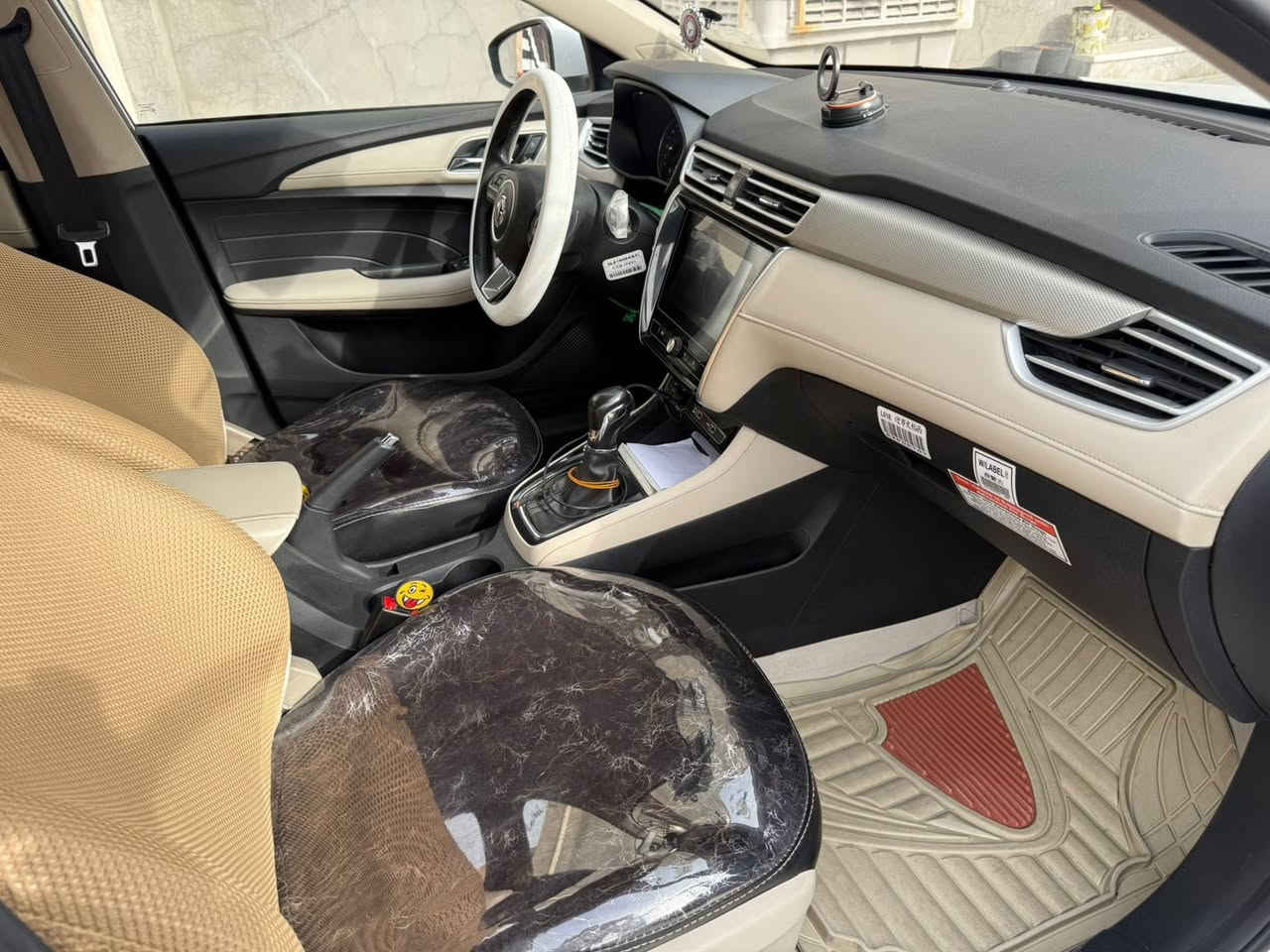 MG 5  ( ام جي )للبيع فقط
لون ابيض رقم اربيل موديل 2023 ماشيه 60 الف وقابل للزياده محرك 1500 تنفس طبيعي مواصفات السياره / تحكمات ستيرن جهتين  اشاير بالمري قفل مركزي كير اوتماتيك + عادي حساسات اطار شاشة النوع الكبير كار بلي كامره خلفيه + حساسات خلفيه السياره بصمه تشغيل ويل كب تختم تاير جديد ستوني مبدله والاضافة مسوي تغليف جلد كشنات + ارضيه + جنطه يعني السياره متعوب عليه وابد متعبك ولا تخسر عليه شي السياره بيه صبغ فوك يدة الباب وقليل الباب الخلفي كما موضح بالصور والباقي مكفوله من بدي ومحرك وكير ودفتر السونار وياهه موجود السعر 105 وبيه مجال للشراي مكان السياره نجف / كوفه للاستفسار ***********
