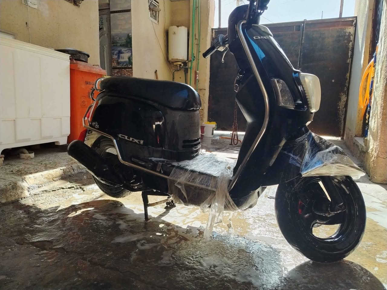 السلام عليكم دراجه بوليس كفاله عامه الدراجه سلف وهندر دراجه ماناقصه برغي مال رنبه شغل وطلع المكينه لا مفتوحه ولا تنقص الدراجه شغله ومعدل تخبل الدراجه كابريتر السعر900
*********** إذا أكو مراوس عادي البصرة, العراق
