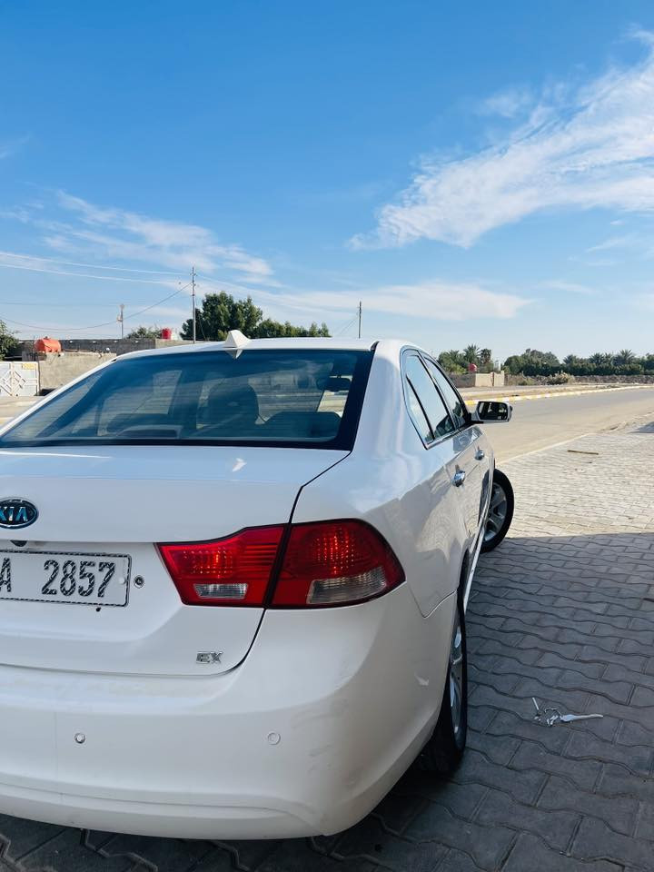 السلام عليكم 
كيه اوبتمه موديل 2009 
مكفوله كفاله 
خليجي فول مواصفات واحد ع واحد 
برده حفر اشاير بل مري تحكم استيرن خمس تجاوي ويل كب 
السياره جديده ستخدام شخصي حداديه تخم تاير مانقص شي 
السعر 120 وبيهاا مجال 
الانتصال والاستفسار ***********

***********
