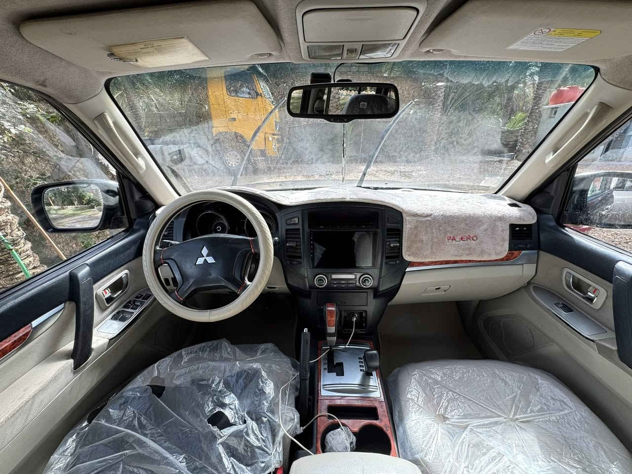 السلام عليكم للبيع فقط بايجرو موديل 2010خليجي يعني مو حبتور جاهزه من كلشي رقم بغداد الدولي كله جديد سنويه ل2030مكفوله من ضربه من تبديل من حادث من صبغ حداديه وكير ومحرك تبريد تتفئه لايت زنون شاشه أي باد كامره خلفي امامي تخم تاير السعر 130بيها مجال حق الجيه مكاني النجف للأتصال( ***********)
