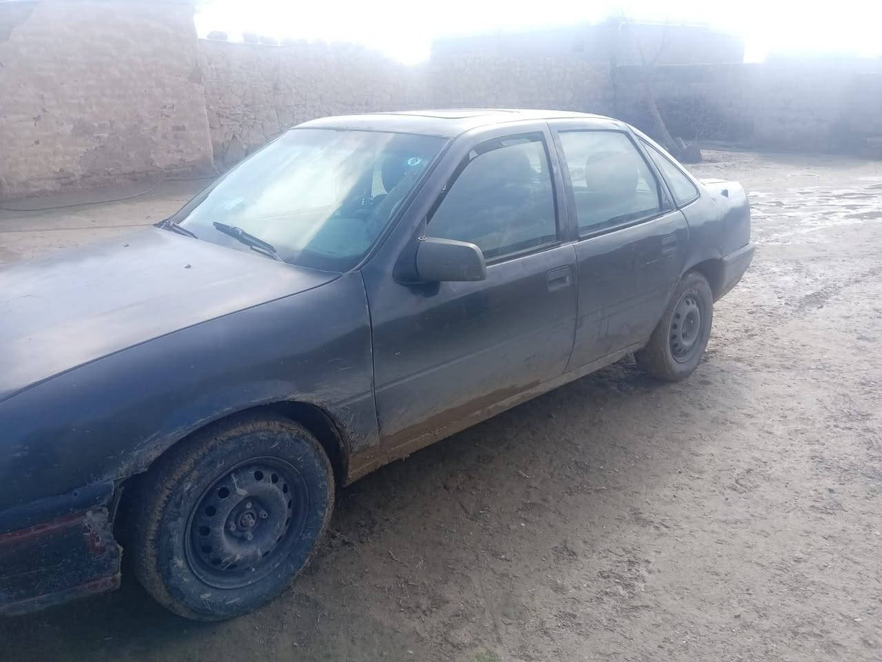 فكترا للبيع
اللون اسود (كحلي )
سنوية جديدة عظم تنتهي 2031 
رقم مسطرة 
للإستفسار أكثر على الرقم 
(***********)
