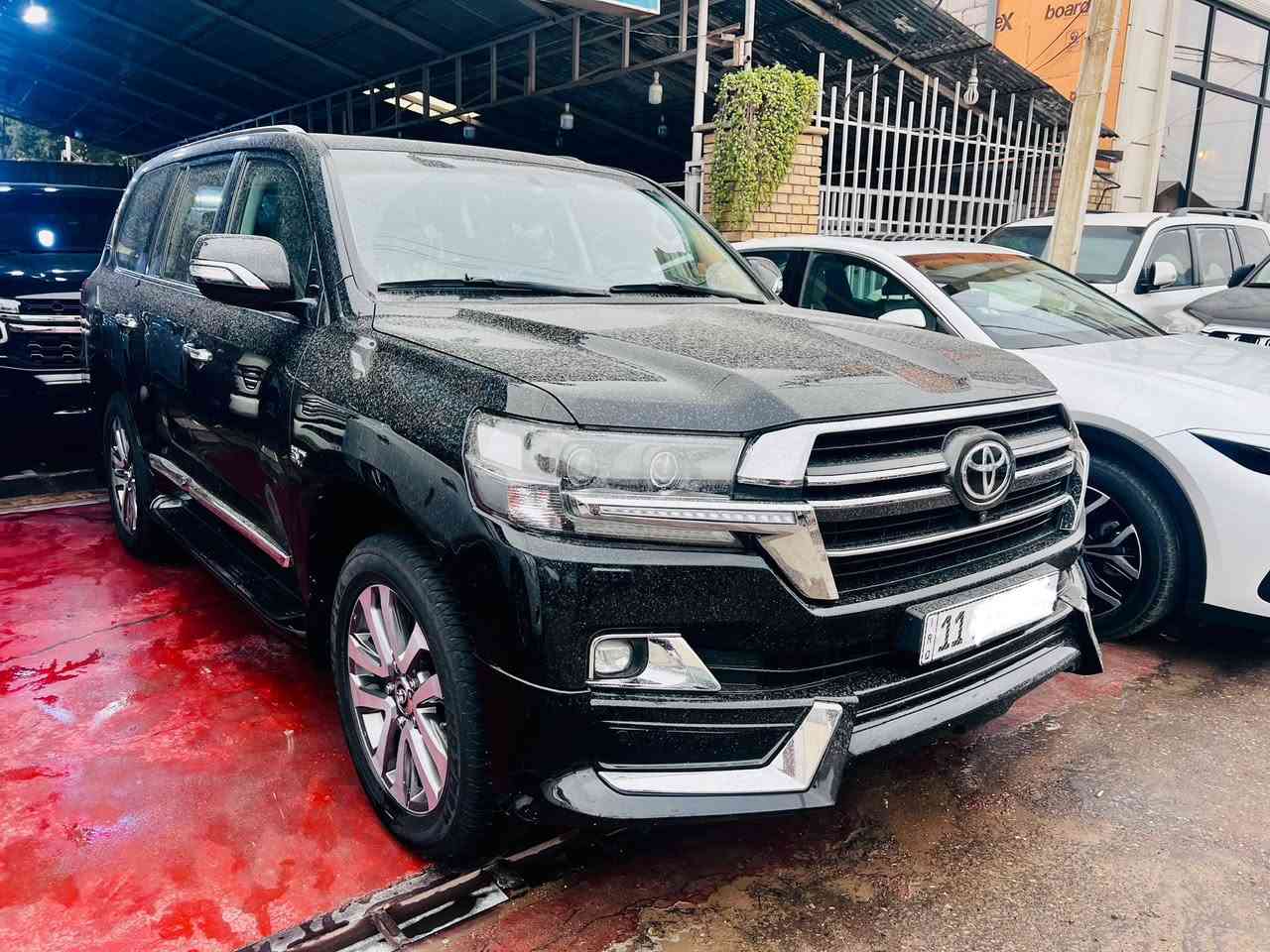 السلام عليكم للبيع
تيوتا لاندكروز 2016 ( V.X.S )  كفالة عامة عدا نص دعامية خلفية صبغ 
جكات
محرك 8سلندر 
‏‎ماشية 81 الف
‏‎فول مواصفات 1/1
‏‎السيارة مواصفات اللكزس 
‏‎1-جوبلس تصعد وتنزل 
‏‎2-  كامرات 5
‏‎3- تدفئة وتبريد كشنات 
‏‎4- كشن سايق خزن ميموري 3 وضعيات 
‏‎5-شاحن لاسلكي 
‏‎6- نضام ترحيب عند الاقتراب 
‏‎7- دبل ماوس 
‏‎8- شاشة تحكم لكزس 
‏‎9- شاشات عدد 3 
‏‎10-تشغيل عن بعد 
‏‎11- كراسي كهرباء   
12-زراك لايت 
‏13-  بصمة ابواب 5
14- سيستم صوت JBL 
‏‎15- رادرات امامي + جانبي 
16- ستيرن صاج 
‏17- ايرباك 8
‏‎18- فور ويل 
‏19- حساسات امامي خلفي 
20- نضام ايكو تقليل صرفيّة 
‏‎21-ثلاجة 
‏‎مواصفات VX.S معروفة 
مكان سيارة بغداد 
استفسار اكثر الاتصال 
***********
