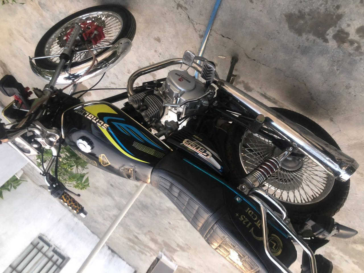 سلام عليكم تايكر 25 للبيع بس الجامه مال الدشبول مكسوره لأكن شغال طبيعي مكفولةة للتواصل ***********
