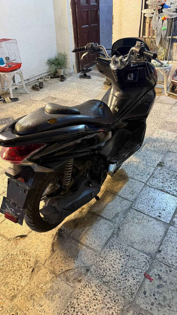 سلام عليكم
دراجه بي سي اكس 
جيل اول دراجه بيهه ضربه بل صفحه 
مثل ما موضح بلصوره دراجه نضيفه مابيهه اوراق اكفلهه الك سرقه او غير شيء سعر دراجه 900 وبيهه مجال


**إذا كنت صاحب هذا الإعلان وتريد حذفه لأي سبب، رجاءا أرسل رسالة إلى الدعم الفني**