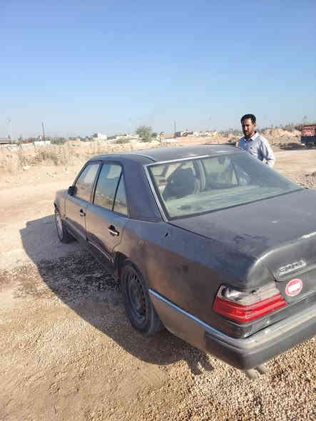 سلام عليكم سياره مارسدس دب
باسمي مكينه محور فيشه وبطل
 سعره 32
***********
