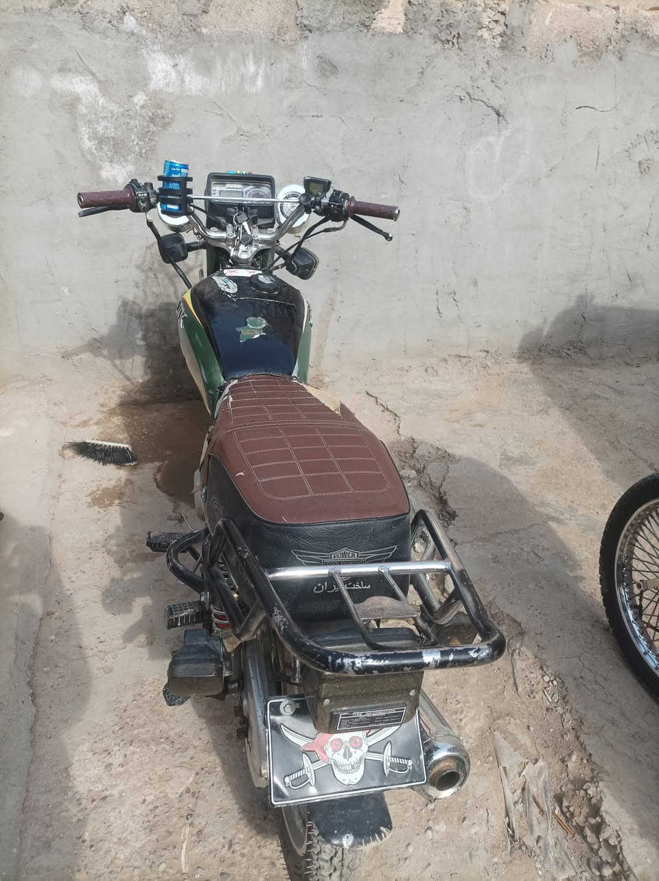 تايكر 23 أوراق كامله ما نقصهة شي محرك مفتوح السعر 500 وبيهة مجال قليل مكاني بابل  ***********
