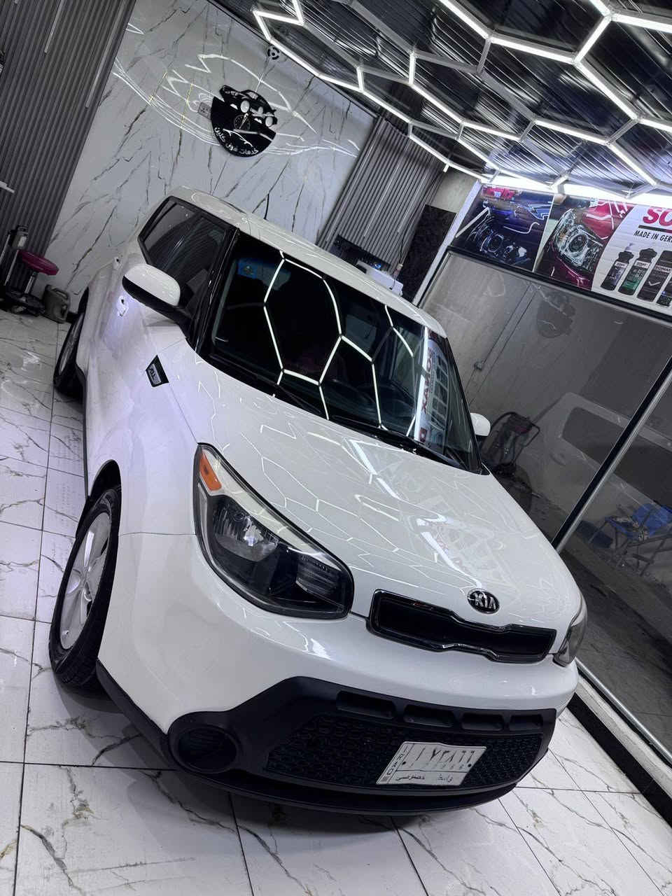 السلام عليكم ورحمة الله وبركاته
 كيا صول موديل 2016 
 السيارة وارد امريكي حادثها موضح بالسونار

مكينة      1600      GDI  كير AT  كفالة من الفتح والتبديل 
حدادية وتبريد وتخم تايرات وباتري ومنظومة المي والبانزين كله جديد السيارة مال جناي كاملة مكملة من كل النواحي 
المواصفات المعروفة ثلاث وضعيات قيادة ونظام اقتصادي للبانزين وتحكمات سترين 
رقم بغداد بأسمي تحويل ثاني يوم

مكان السيارة واسط قضاء النعمانيه
متواجد على الخاص
 رقم الهاتف 
***********
سعر السيارة 107$
