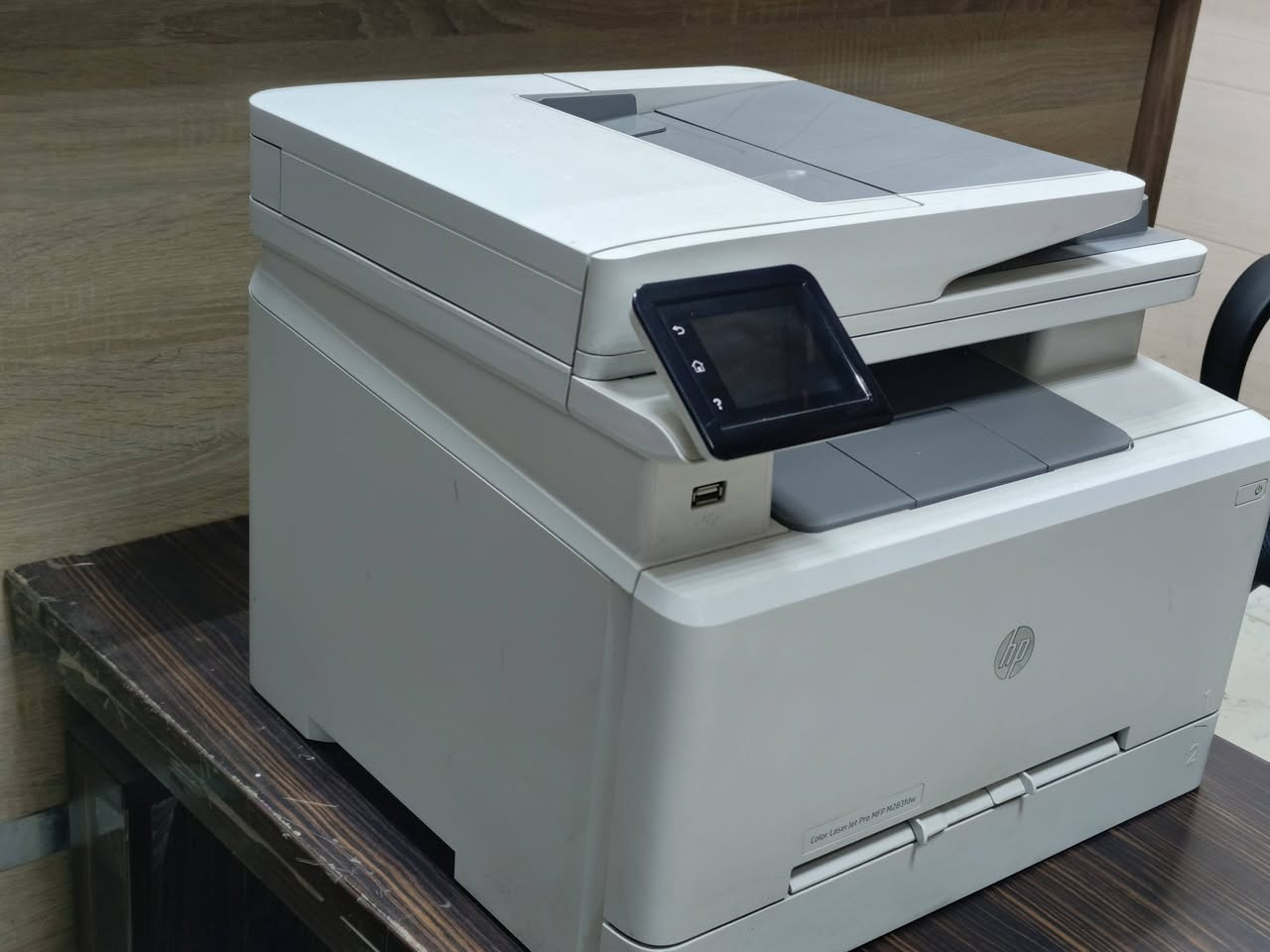 طابعة hp  موديل laser jet pro MFP M477 ليزري ملون مستعمل بحالة ممتازة سعر الحبر 65 الف تطبع 2000 نسخه نوع باودر سرعة الطباعة 28 ورقة بالدقيقة طباعة وجهين دوبلكس تحتوي Wifi يمكن ربطها على الموبايل وتابليت ولابتوب كما تحتوي على فيدر لطباعة الملازم ومجموعة اوراق بامر واحد ويمكن استخدامه في الارشفة الالكترونية اسكنر واستنساخ وطباعة مع وجود مداخل USB فلاش وشاشة ملون لسهولة الاستخدام سعر الطابعة 🚦 275 الف🚦مع كيبل كومبيوتر وكيبل كهرباء وقرص تعريف وسيت حبر جديد للطلب *********** /*********** يوجد توصيل لجميع المحافظات ملاحظة نسبة نظافة الجهاز 90 ٪ضمان تشغيل وفحص....
طابعة hp موديل laser jet pro MFP m283dw ليزرية ملون مستعمل بحالة ممتازة سعر الحبر 65 الف تطبع 2000 نسخه نوع باودر سرعة الطباعة 28 ورقة بالدقيقة طباعة وجهين دوبلكس تحتوي Wifi يمكن ربطها على الموبايل وتابليت ولابتوب كما تحتوي على فيدر لطباعة الملازم ومجموعة اوراق بامر واحد ويمكن استخدامه في الارشفة الالكترونية اسكنر واستنساخ وطباعة مع وجود مداخل USB فلاش وشاشة ملون لسهولة الاستخدام سعر الطابعة 🚦 250 الف🚦مع كيبل كومبيوتر وكيبل كهرباء وقرص تعريف وسيت حبر جديد للطلب *********** /*********** يوجد توصيل لجميع المحافظات ملاحظة نسبة نظافة الجهاز 90 ٪ضمان تشغيل وفحص....
#طابعتي
#الصفوة
