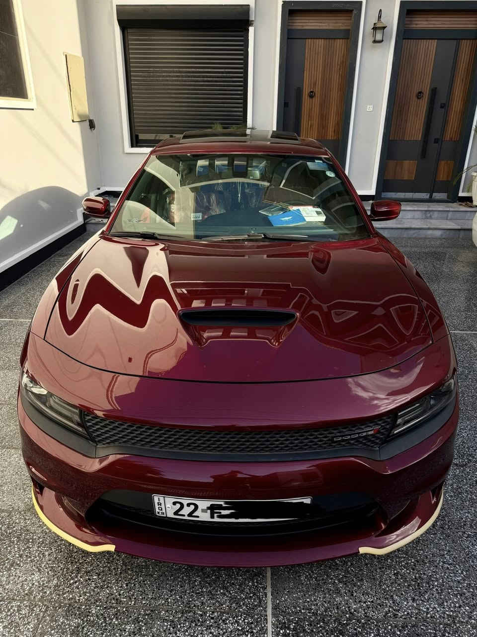 جارجر GT PLUS . وكالة هارلم
الموديل :2022  . (خليجي) . 
العداد : 10 الاف كيلو متر  
المحرك : V6.  3.6L .

المواصفات :
* نسخة  GT PLUS - SUPER TRACK PAK.
* نقطة عمياء . 
* مصابيح أمامية زنون . 
* كشافات الضباب زنون . 
* المصابيح الأمامية مع LED . 
* حساسات . 
* شاشه كبيرة مع نظام ملاحة نفكيشن GPS .
* الشاشة مع اوپشنات SRT . 
* سستم صوت الپاين .
* ويل قياس 20 انج . 
* فتحت سقف (سلايد) . 
* مقاعد جلد رياضية . 
* مقاعد أمامية كهربائية عدد 2 . 
* ذاكرة لحفظ وضعيات الجلوس (ميموري) . 
* مقاعد أمامية تبريد وتدفئة . 
* مقاعد خلفية تدفئة . 
* تشغيل عن بعد . 
* ستيرن كهربائي . 
* تدفئة ستيرن . 
* محدد سرعة . 
* تلفون بلوتوث . 
* كاميرا خلفية .
* مرايا متحسسة للاضاءة العالية .
* كير شفتر بالستيرن . 
* دخول ذكي (بصمة)
السيارة جديدة بمعنى الكلمة اخت الزيرو 

السعر 340 
للأستفسار : 
***********
