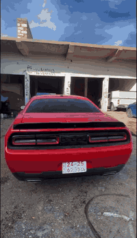 سلام عليكم 
🔹دوج جالنجر 
🔹موديل 2023
🔹دخول جديد رقم كاتي بدون وقم
🔹نوع الفئه   SXT
🔹لون مميز 🍎
🔹ماشيه 11الف 
🔹مكان سياره اربيل 
🔹حادث كما موضح بل صور 
استفسار 
☎️***********
السعر💵 187   وبيها مجال بسيط
