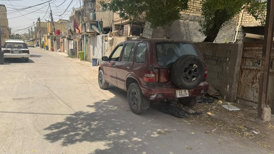 سبورتج موديل 1995
محور ونجي 2000

الدرع الامامي موجود 

وصدر امامي وخلفي جدد

ولسياره يرادلها ادامه وفلتر مال دهن الكير بس

كير اوتو يرادله بس تبديل 

رقم بغداد الإنكليزي مشروع وطني 

ب31 ورقه وبيها مجال 

رقمي ***********
