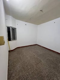 بيت للايجار • الجنينه • غرفة نوم