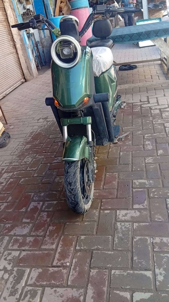 السلام عليكم دراجة شحن للبيع الدراجة جديد الدراجة كفاله عامه السعر 275 و بيه مجال الرقم  *********** مكاني بابل مسيب..
