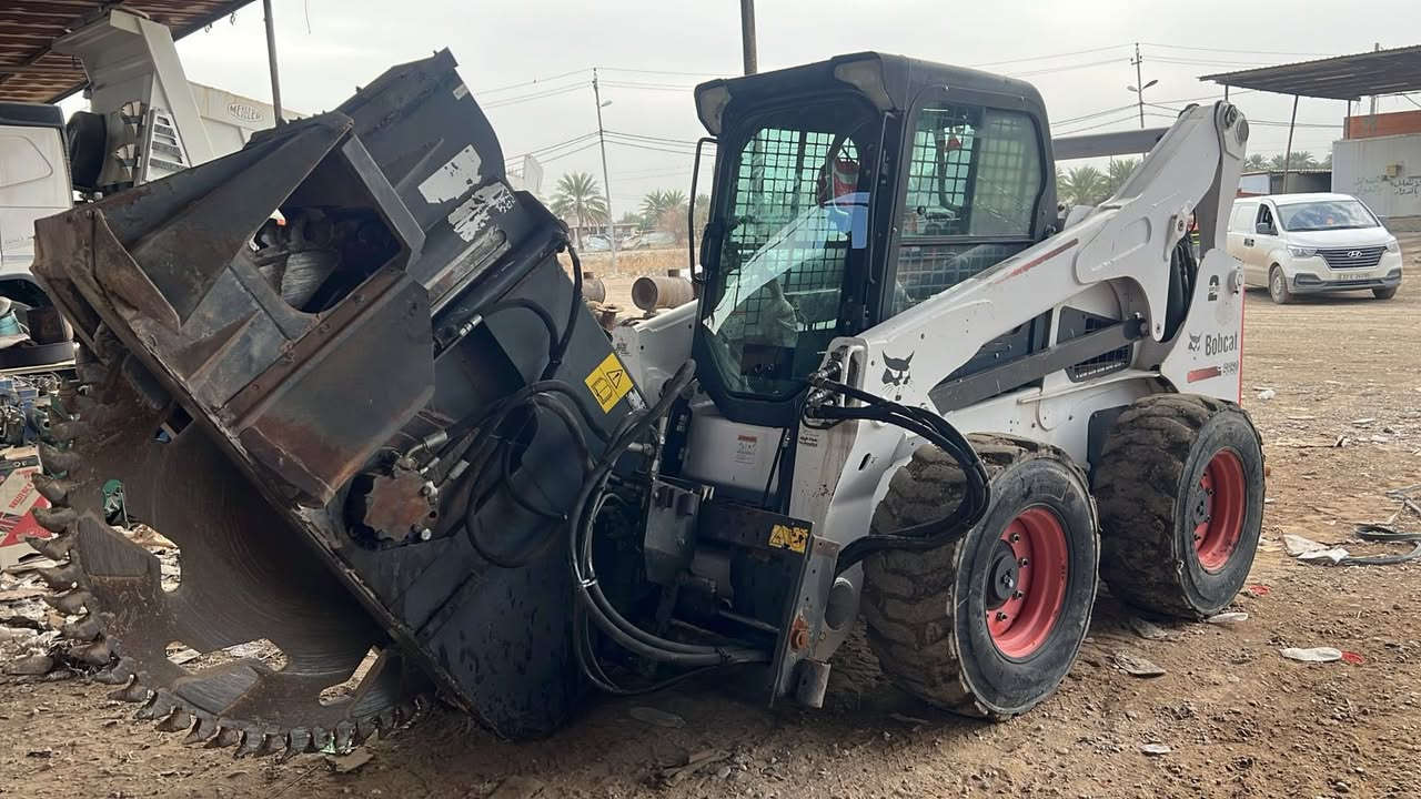 السلام عليكم 
بوبكات 850 محرك جديد رقم جديد وهزة وسنوية جديد ملحق 24تبريد بلادي جاهز الشغل 
العنوان بغداد السعر475$ بي مجال

***********

