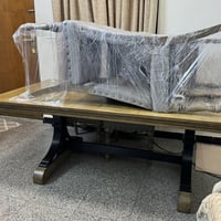 ميز طعام ( ٦  كراسي ) اخذناه قبل اسبوع بالضبط سبب البيع انو ما والم ال...