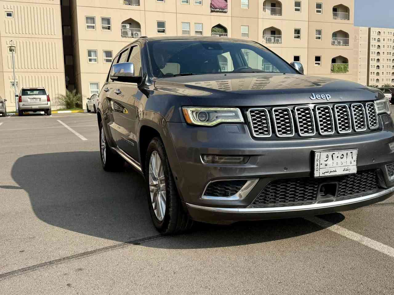 للبيع جيب جراند شيروكي سومت 2018 🚙
محرك 6 سلندر – فل مواصفات – أعلى فئة Summit

السيارة نظيفة جدًا واستعمال شخصي، سياره كلين بدون حادث هنا صار بيه بارد باب السايق / والباب الخلفي جهة صدر 
🔧 التفاصيل:
 • موديل 2018
 • سومت فل مواصفات
 • محرك 6 سلندر 3.6
 • قير أوتوماتيك 8 سرعات
 • دفع رباعي 4×4
 • اللون: (رمادي)
 • الممشى: (120,000)

✨ المواصفات:
 • مقاعد جلد فخم
 • تدفئة وتبريد بالمقاعد الأمامية
 • شاشة كبيرة + ملاحة
 • نظام صوت راقي
 • فتحة سقف بانوراما
 • رادار + نقطة عمياء
 • كروز كنترول ذكي
 • حساسات وكاميرات أمامية وخلفية
 • تعليق هوائي (رفع وخفض)
 • تشغيل بصمة + زر ستارت

🚗 السيارة جاهزة للفحص بأي مكان

📞 للجادين فقط
اتصال / واتساب: (***********)
