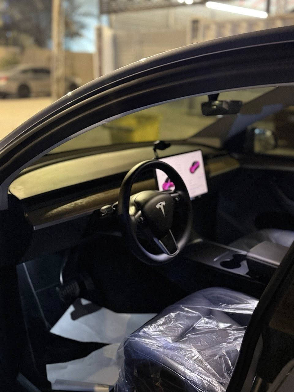 تسلا. Yمديل 2024  تك ماطور  حادث باب فقط مبدل باب اصلي  بدون ارباك  تخم تاير جديد اصلي  بطاريه مانازله اي شي مابيه شرط الفحص والتراي  السعر 240$ رقم مبايل ***********   *********** والشراي يدلل
