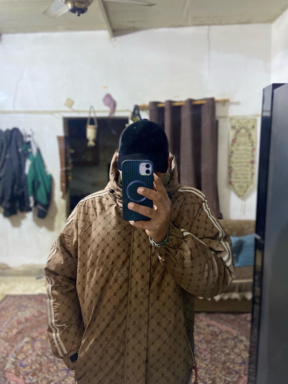 سلام عليكم آيفون 11عادي مكفول جديد مشتري من الشركه البستان برغي ما مفتوح بي السعر359وبي مجال العنوان الزعفرانية شارع المعهد