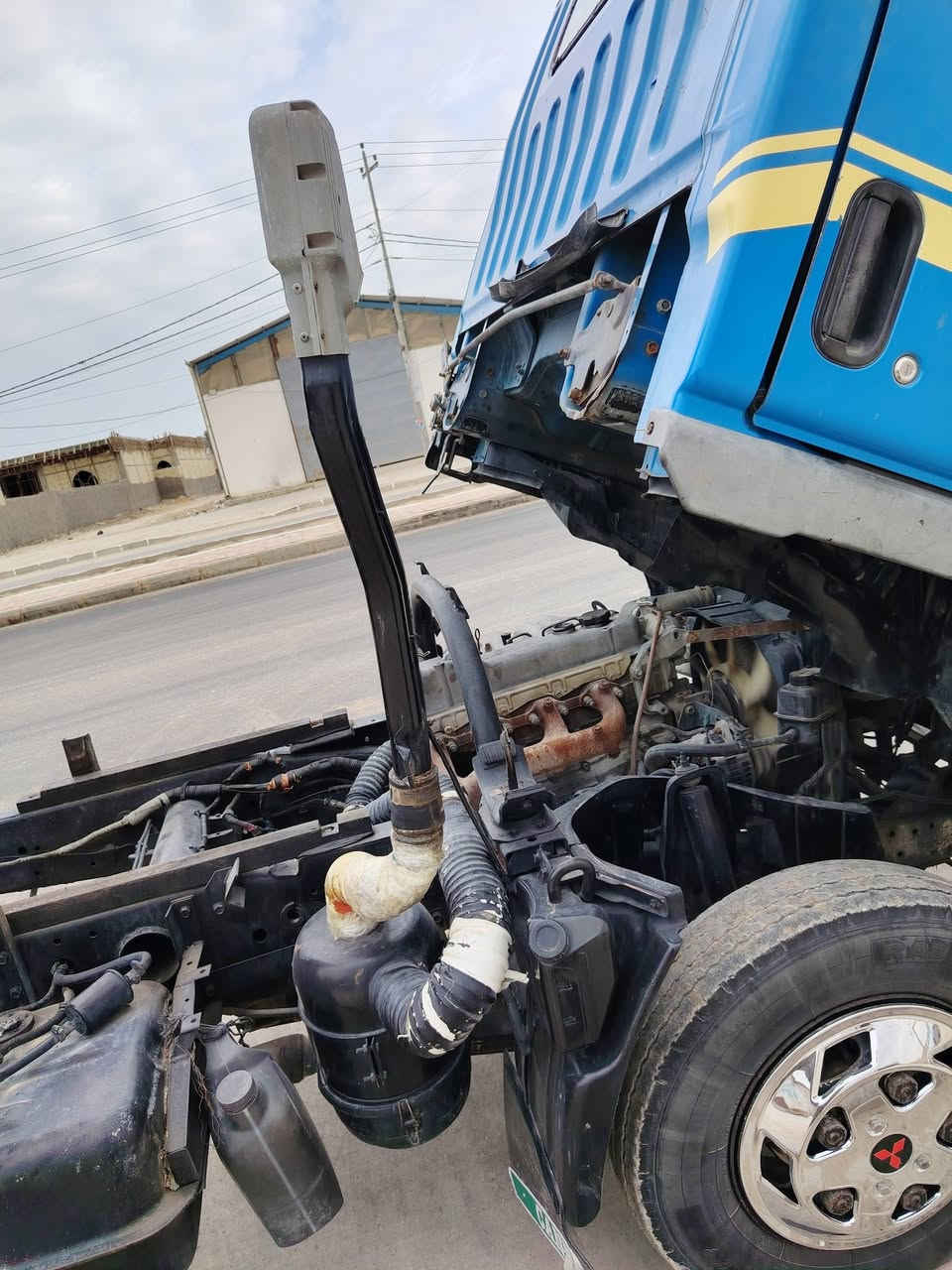 السلام عليكم كنتر بزون للبيع فحل بلادي قلاب محرك ٣٣ يعني ١٠٨ رقم ذي قار مشروع وطني  موديال ٩٦ عنوان نجف ***********
