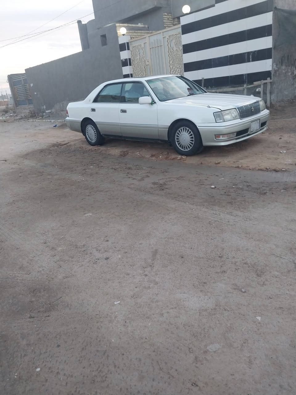 السلام عليكم ورحمة الله وبركاته
سياره راس الثور افلات موديل ١٩٩٩ رقم كركوك القديم يعني مسجله قديم وهسه مقدم على استماره بس استلمه يعني استمارته جاهزه كبل تروح تشتغل معامله وترقم انكليزي سياره محرك 3000فيشه وبطل اسود جديد وكير جديد تبريد ثلج سبلت وكذالك التدفئة شغاله  غرفه كارتون غرفته جديده تبريد خلفي فتحه فول السياره تخم تاير ويل جدد حداديه دبلات كله جديد باتري جديد لايت منضومه زنون مسجل ودمام واقراص جدد سنويه عظم ساقطه ل٢٠١٧ (علما السياره كصه عركجين) فقط والباقي كله مكفول سياره حلوه ومال جناي السعر(٦٤) وسعره مال مارك مناسبه ومال جناي جاهزه لحد البرغي اتصل على الرقم *********** واذا اكو مراوس حسب القناعه الخاص مغلق اتصل وبيك خير وتدلل السياره علما ساحب استماره تسجيل ومكمله بس تروح فحص وكمرك فقط 

مكان السياره نجف المناذره.
