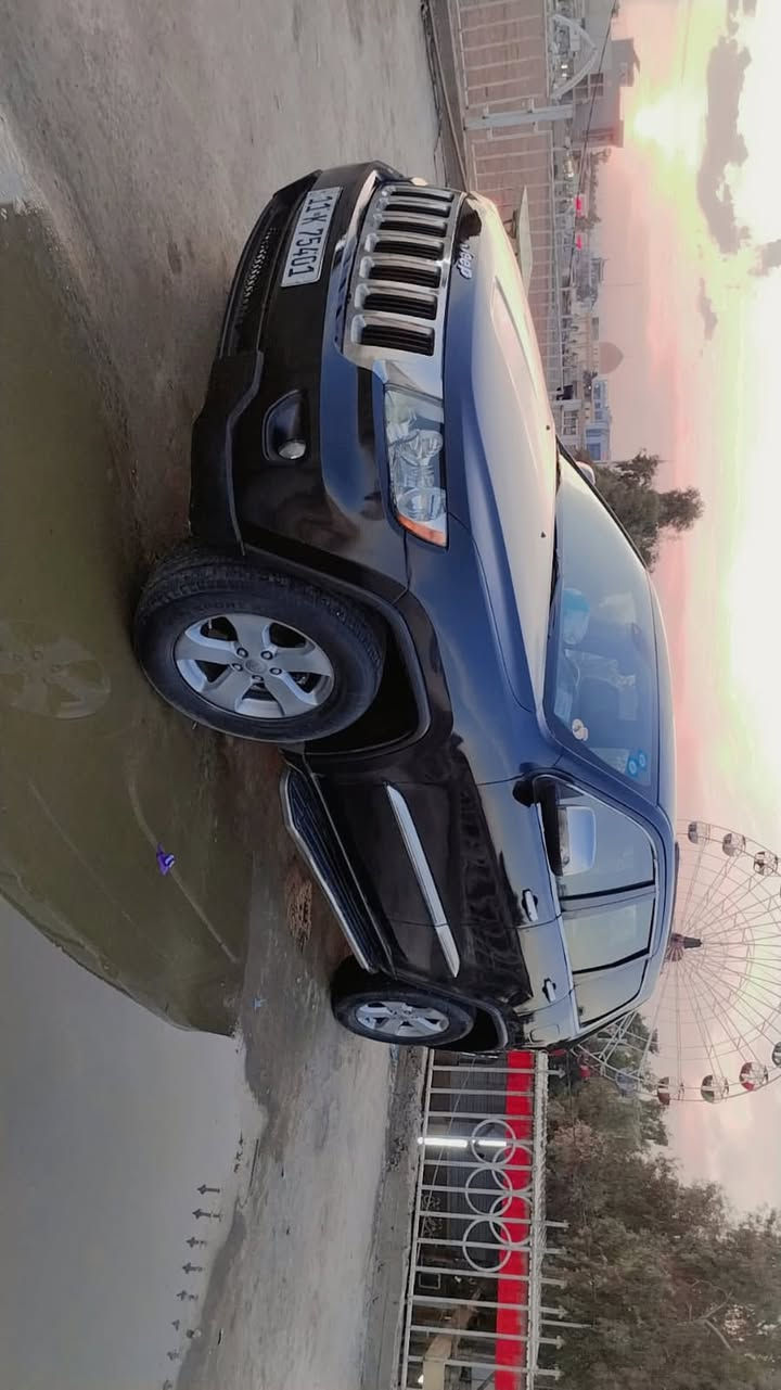 سلام عليكم 
جيب لاريدو 2013
مكينه وكير شرط ما مفتوح 
مصبوغه عام 
رقم بغداد باسمي 
عنون موصل حي البكر 
السعر 140وبيها مجال 
***********
***********
