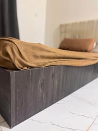 النجف • سرير