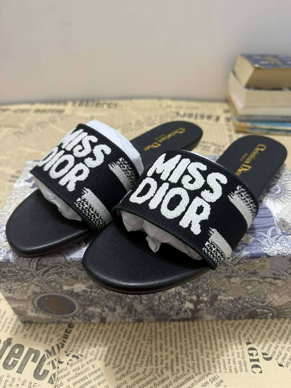 السلام عليكم 
من رخصة الادمن متوفر سلبر ديور قياس 39 كامل مرفقاته جديد غير مستخدم


**إذا كنت صاحب هذا الإعلان وتريد حذفه لأي سبب، رجاءا أرسل رسالة إلى الدعم الفني**