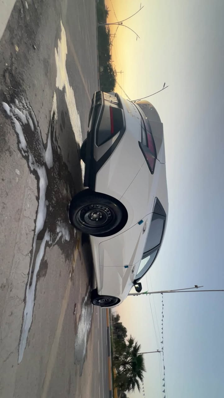 للبيع هيونداي إلنترا2025 –
فل كامل (تجميع صيني) 🔥🚗

سيارة بحالة جديدة، فئة عالية ومواصفات كاملة،

✨ المواصفات:

ماشية :51000

موديل: 2025

مكينة / 4 سلندر

شاشة كبيرة + نظام ذكي

عدادات رقمية

تشغيل بصمة + دخول ذكي 

كاميرا خلفية + حساسات

مقاعد مريحة (جلد)

 

كفالة عامه كلش 

LED أمامي وخلفي

أنظمة أمان كاملة (ABS / ESP / Airbags)

🚘 المميزات:

صرفية ممتازة + قيادة ناعمة + ثبات عالي + شكل شبابي حديث + مواصفات فل كامل

💬 الحالة:

نظيفة جداً – بيه بيدي ار بلباب وطكه وره صغيره – استخدام خفيف

📍 الموقع: –البصرة الزبير 

💰 السعر:140وبيه مجال 

📞 للتواصل:***********
