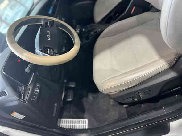 سلام عليكم كيا نيرو  هايبرد ٢٠٢٣ ماشية ٥٣ الف كم سيارة حادثه جاملغ وبنيد موضح بلصور ايرباك ستيرن فول الفول مواصفات هواي بيهة هزة وفحص وسنوية جديدة تحويل مباشر رقم بغداد سيارة جاهزة من گير مكينة تبريد حدادية بلكامل مابيهة اي نقص والسونار ناشرة وية الصور بيه صبغ قطعتين مكان السيارة معارض البياع 

السعر  ١٥٨ وبيه مجال

***********
