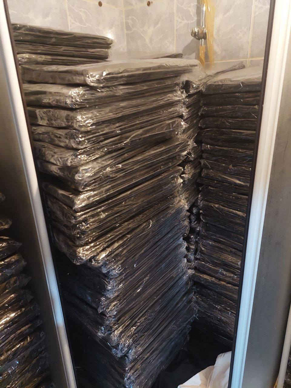 ✨️شروة تيشرت رجالي لون اسود فقط
✨️قماش زارا  ليكرا 

✨️العدد. 6000 قطعه 

✨️السعر  1.80 $
تركيا 🌹


**إذا كنت صاحب هذا الإعلان وتريد حذفه لأي سبب، رجاءا أرسل رسالة إلى الدعم الفني**