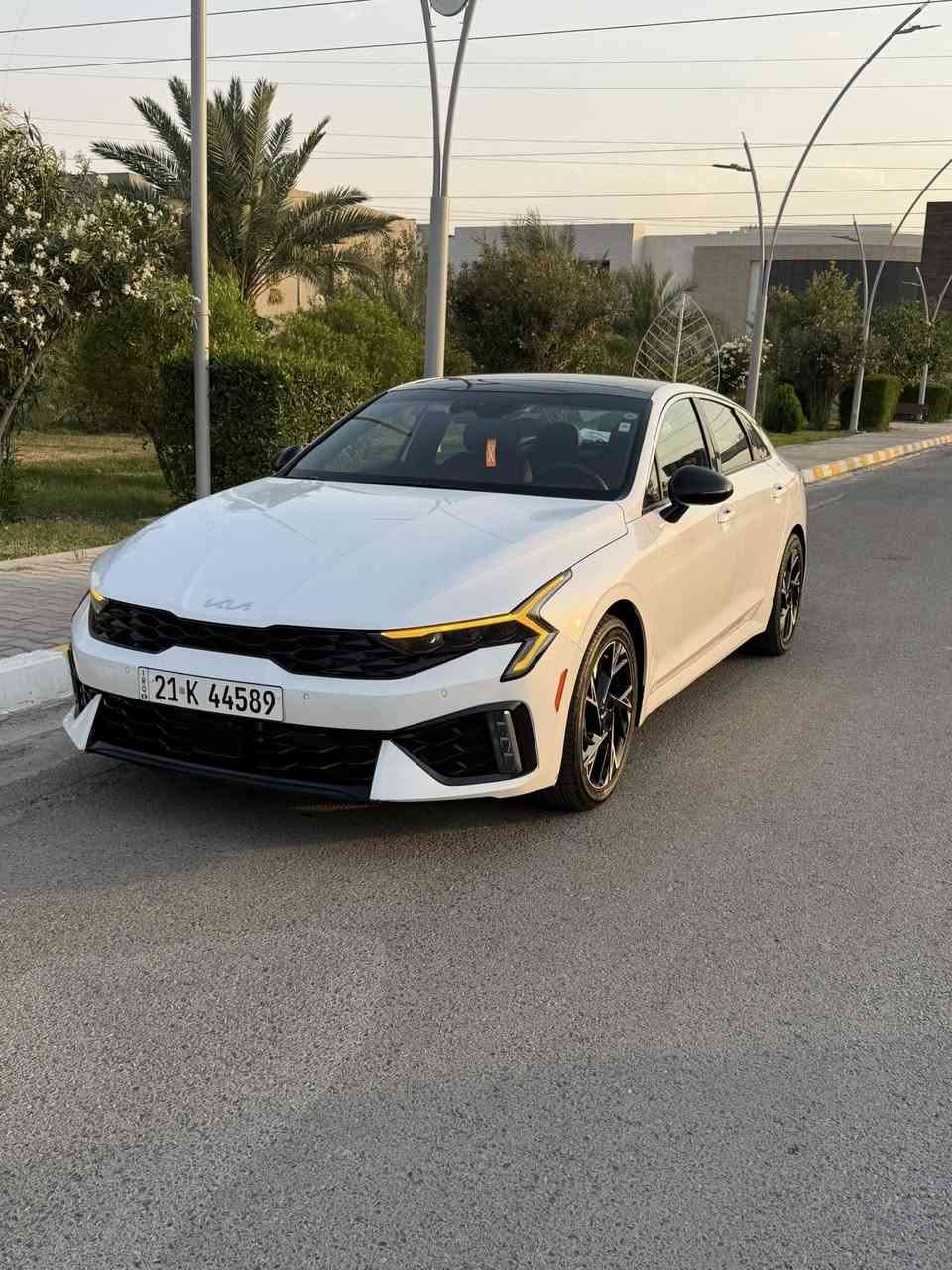 السلام عليكم 
كي فايف 2025  جي تي لاين فول 1/1 
ماشيه 19 الف فقط 
لون ابيض 
بانوراما 
بصمه 
شاشه كبيره 
جلد احمر 
تدفئ كراسي 
تدفئ ستيرن 
لايت زنون 
لد امامي 
لد خلفي 
بلوجكتر زنون 
اشاره بلمرايه 
تبريد لمس
حساس دعاميه امامي + خلفي 
رادار امامي + خلفي+ جانبي 
حادثها جاملغ خلفي وباب خلفي 
شرط بدون دواخل كله بلادي ع وضع الشركة
السياره رقم سليمانيه هزه وسنويه كله جديد 
السعر مناسب جدآ 206$ فقط وبيها مجال للطيبين
مكاني تكريت 
للاتصال ***********
