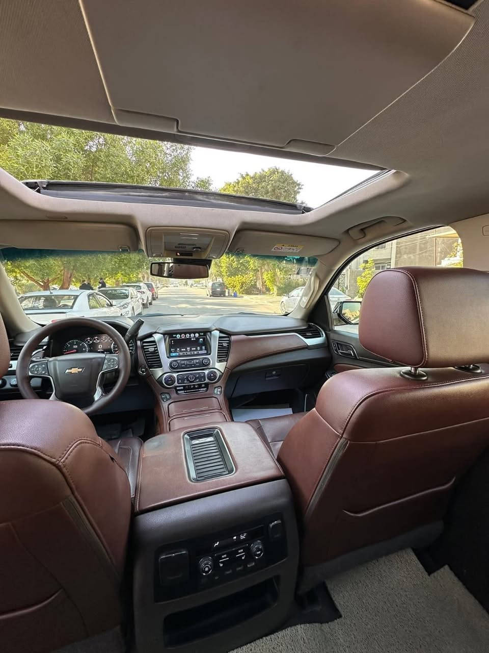 تاهو 2020 خليجي برمير ضوء القمر خليجية
فول مواصفات 

مواصفات السيارة 

داخل جلد قرميدي

سلايد روف

كراسي امامية كهرباء 

كراسي هزار عند اقتراب السيارة من اي شي 

كراسي امامية  خزن ميموري 

كراسي امامية تدفئة و تبريد 

كراسي خلفية كهرباء و تدفئة

تحكم بالتبريد خلفي شاشة

شحن الهاتف لاسلكياً

رادار

كروس سرعة

داتا شو DATA SHOW

خمس بصمات

فول تحكم استيرن

استيرن كهرباء

استيرن تدفئة

شاشة عرض الاعطال

ثلاجة

صندوك كهرباء

فتح صندوك تلقائيا عن طريق القدم(صندوك جلاق)

نظام السير على الخط

كير اوتو و عادي

حساس امامي خلفي

نظام تحكم بمستوى الضوء الداخلي

مانع انزلاق

منضومة زنون عالي ناصي 

تحكم كهربائي بالبريك والبانزين

فور ويل

شاشة امامية كبيرة 

شاشة خلفية 

كامرة خلفية 

تشغيل عن بعد

قاصة سرية

اشاير بالمري

مري كهرباء(شفط)

وياها تخم بردات 

صدر كير محرك  كفالة 

السياره كفوله ما عده شخط بالجاملغ الامامي

مكان السيارة بغداد البلديات  

السعر 405
***********
