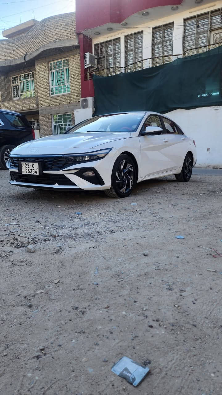هونداي النترا  موديل ٢٠٢٤ السعر ١٢٧ ورقة
اللون: أبيض
🔹 المواصفات: خليجي – تجميع صيني
       ماشية ٤٠ الف استخدام شخصي 
🔹 رقم: أربيل
🔹 السنوية: لغاية ٢٠٢٩ سنوية السيارة بأسمي 
🔹️ فول مواصفات 
📌 مكان السيارة بغداد 

 ملاحظة :- السيارة مكفولة كفالة عامة ما عدة بارد بسيط تحت البك لايت و جاملغ و شويه من باب السائق صار بيهن صبغ بسبب ضرر بسيط من دون دواخل ناشر صورة الضرر قبل الصبغ لمفروض يرجعن على البارد ( السونار 👇 )

📌 المواصفات:

✨ فول مواصفات
      داخل اسود بلادي 
✨ محرك اقتصادي 1500دبل نوزل قوي وناعم
✨ كير أوتوماتيك
✨ شاشة كبيرة + نظام ملاحة
✨ كاميرا خلفية + حساسات
✨ تشغيل بصمة (زر)
✨ فتح أبواب بصمة
✨ جنطة ذكية تفتح بالاقتراب
✨ إنارة ترحيب
✨ أوتو هولد
✨ كروز كنترول (مثبت سرعة)
✨ مكيف ثلج
✨ تحكم (ستيرن)
✨ بلوتوث + USB + AUX
✨ مرايا كهرباء + طي كهربائي
✨ إنارة LED
✨ نظام أمان (ABS + Airbags)
✨ سيارة نظيفة جدا جدا وجاهزة للاستخدام
📞 للتواصل: (***********

