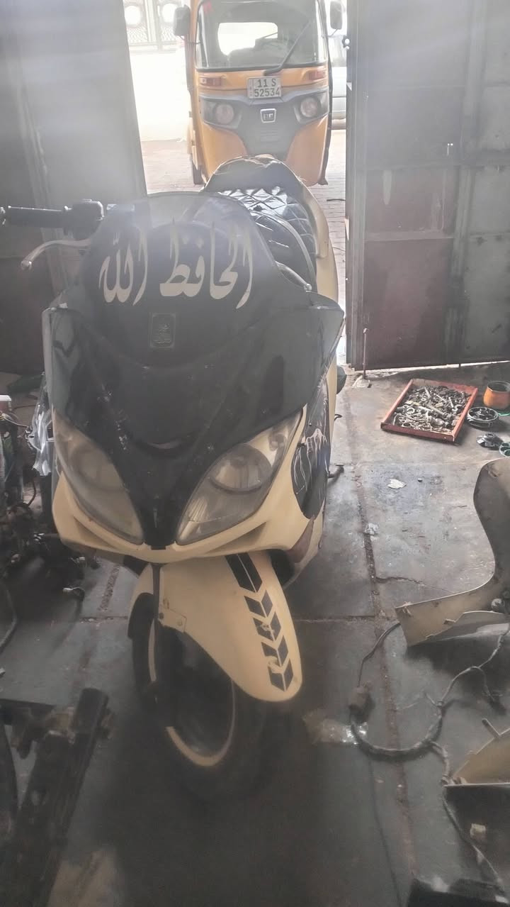 فورزه 08 نضيفه دراجه مكينه حلوه كدام العين شوفه وقتنع او خابرني *********** قفل 450 مابيه كل مجال مكاني حسينيه راشديه
