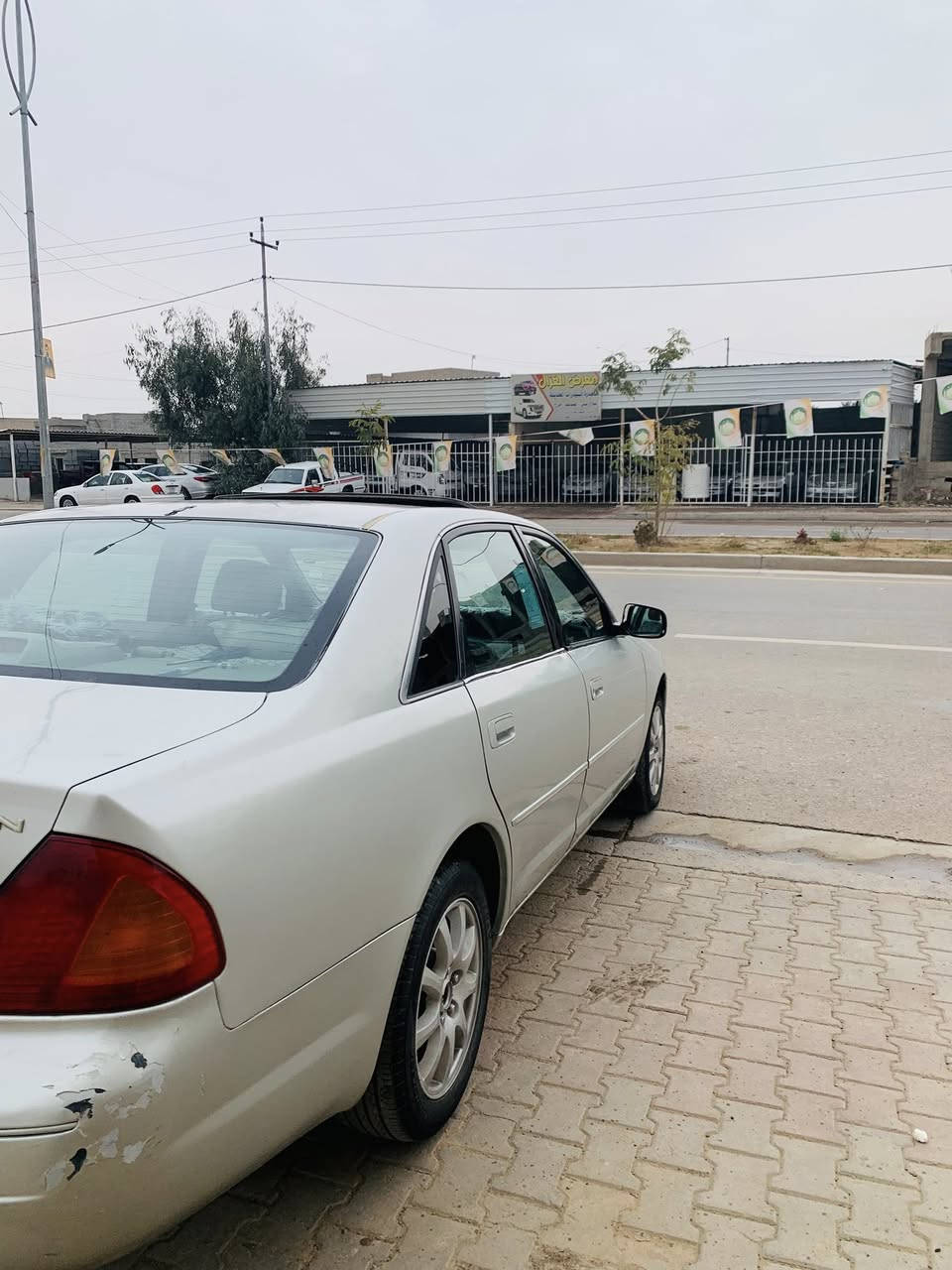 السلام عليكم ورحمة الله وبركاته افلون للبيع وارد أمريكي السياره خير من الله محرك وكير شرط فول مواصفات  صدر امامي خلفي لايت زنون مصبوغه حزام للجماليه بدون ضرر رقم أنبار السعر ٧٣ وبيها مجال رقم الهاتف ***********
