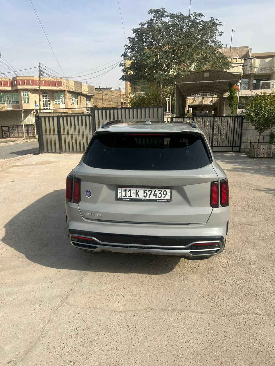 سورينتو 2023 اسمنتي
محرك 2500 تيربو 
رقم بغداد بأسمي تحويل مباشر 
فوووول مواصفات 
السعر مناسب خاص
***********
